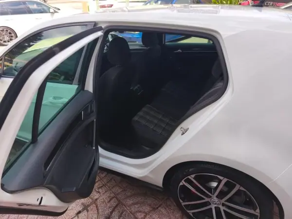 Volkswagen Golf 2014 - 17900 EUR, 195000 km - AUTO.MOTO.pt - 195000km - foto 18 de 32