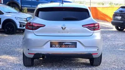 Renault Clio 2020 - 12850 EUR, 66000 km - AUTO.MOTO.pt - 66000km - foto 9 de 18