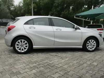 Mercedes-Benz A 180 2017 - 14990 EUR, 190000 km - 190000km - foto 8 de 26