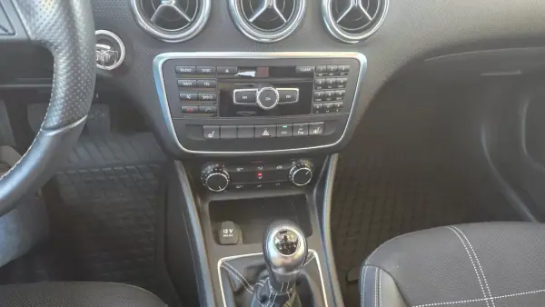 Mercedes-Benz A 200 2013 - 15990 EUR, 141000 km - AUTO.MOTO.pt - 141000km - foto 22 de 33