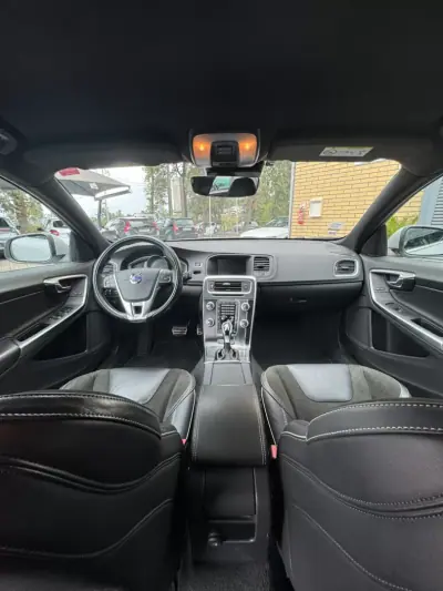 Volvo V60 2017 - 16750 EUR, 115134 km - foto 5 de 6