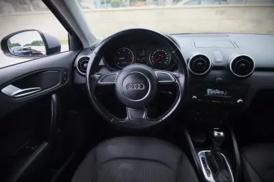 Audi A1 2011 - 11450 EUR, 136350 km - AUTO.MOTO.pt - 136350km - foto 12 de 26