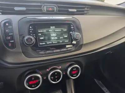 Alfa Romeo Giulietta 2015 - 13500 EUR, 148000 km - AUTO.MOTO.pt - 148000km - foto 48 de 49