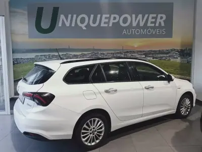 Fiat Tipo Station Wagon 2021 - 11490 EUR, 139989 km - AUTO.MOTO.pt - 139989km - foto 4 de 29