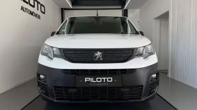 Peugeot PARTNER GIRAFON 2019 - 12990 EUR, 173169 km - AUTO.MOTO.pt - 173169km - foto 4 de 23