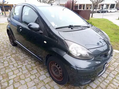Toyota Aygo 2009 - 5490 EUR, 114642 km - AUTO.MOTO.pt - 114642km - foto 3 de 10
