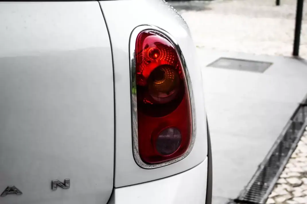 MINI Countryman 2012 - 9990 EUR, 264197 km - AUTO.MOTO.pt - 264197km - foto 8 de 27
