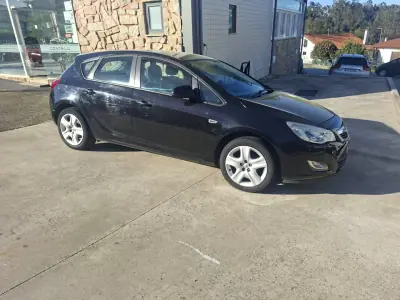 Opel Astra 2010 - 4760 EUR, 250168 km - AUTO.MOTO.pt - 250168km - foto 2 de 15