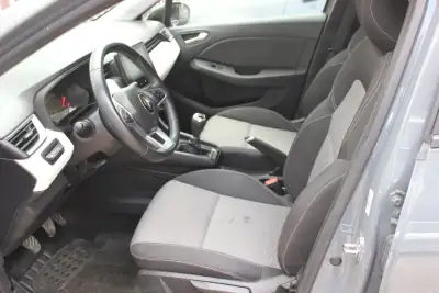 Renault Clio 2022 - 14750 EUR, 96500 km - AUTO.MOTO.pt - 96500km - foto 10 de 22