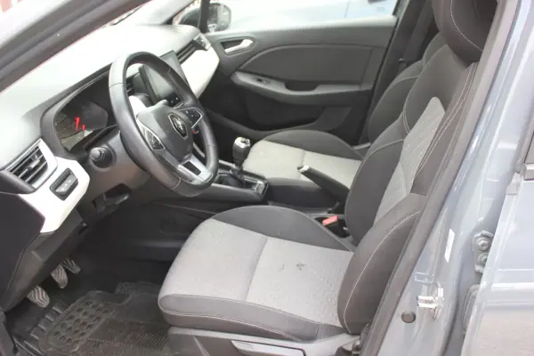 Renault Clio 2022 - 14750 EUR, 96500 km - AUTO.MOTO.pt - 96500km - foto 10 de 22