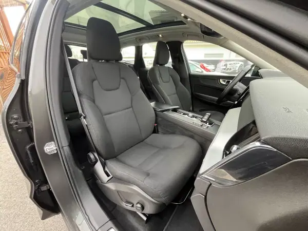Volvo XC 60 2020 - 32750 EUR, 141000 km - AUTO.MOTO.pt - 141000km - foto 28 de 51