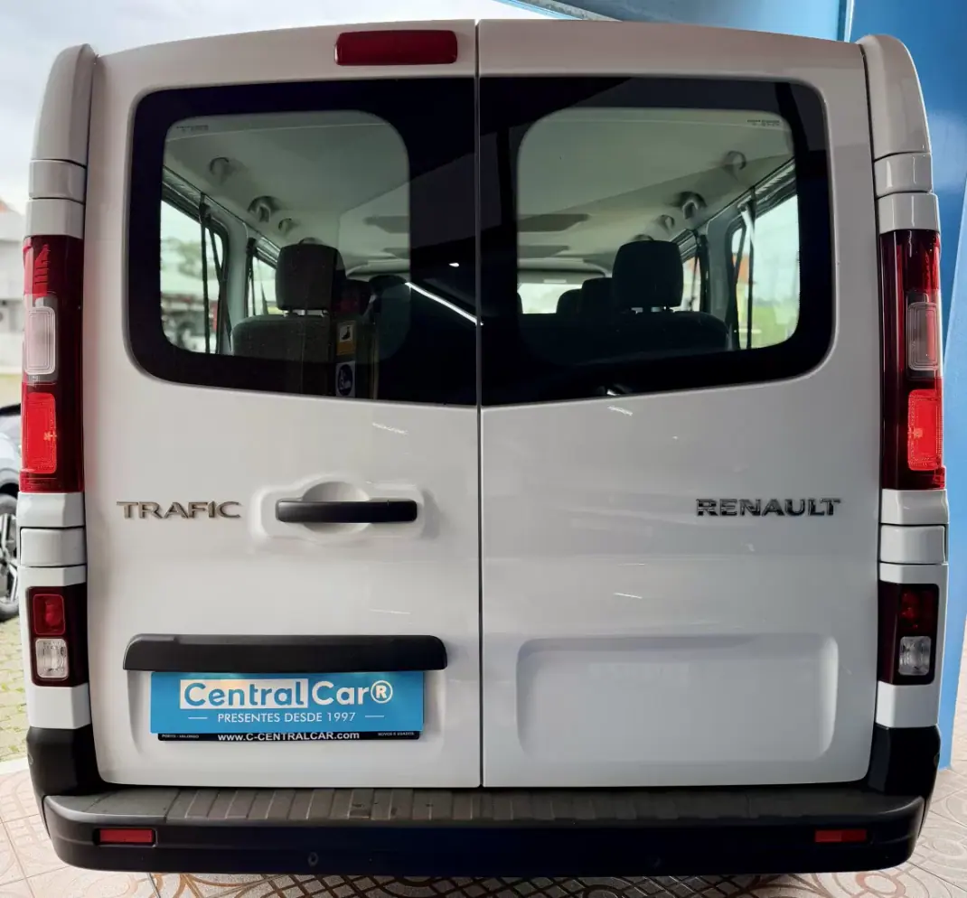 Renault Trafic 2022 - 29950 EUR, 113000 km - AUTO.MOTO.pt - 113000km - foto 8 de 24