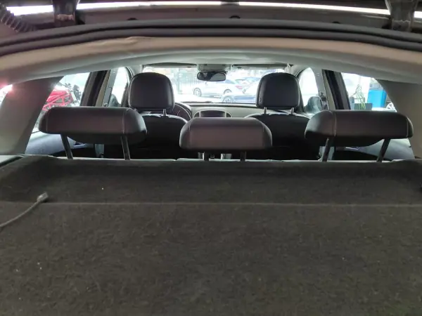 Opel Astra 2010 - 6900 EUR, 212000 km - AUTO.MOTO.pt - 212000km - foto 7 de 20