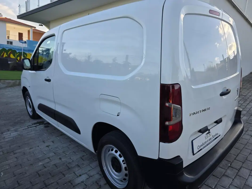Peugeot Partner 2019 - 14900 EUR, 73560 km - AUTO.MOTO.pt - 73560km - foto 31 de 52
