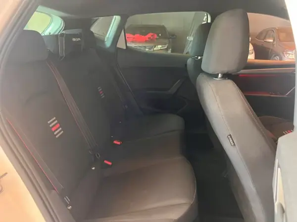 SEAT Ibiza 2019 - 13900 EUR, 117053 km - AUTO.MOTO.pt - 117053km - foto 18 de 21