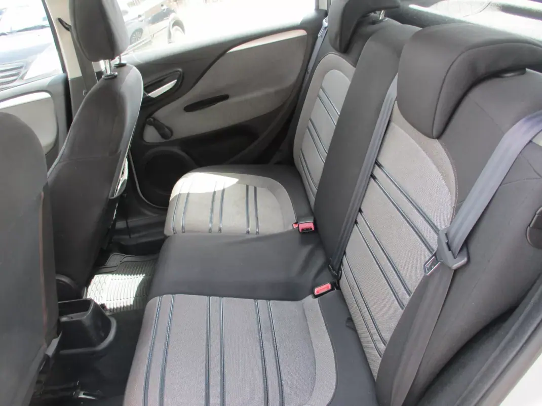 Fiat Grande Punto 2009 - 5900 EUR, 168000 km - AUTO.MOTO.pt - 168000km - foto 11 de 11