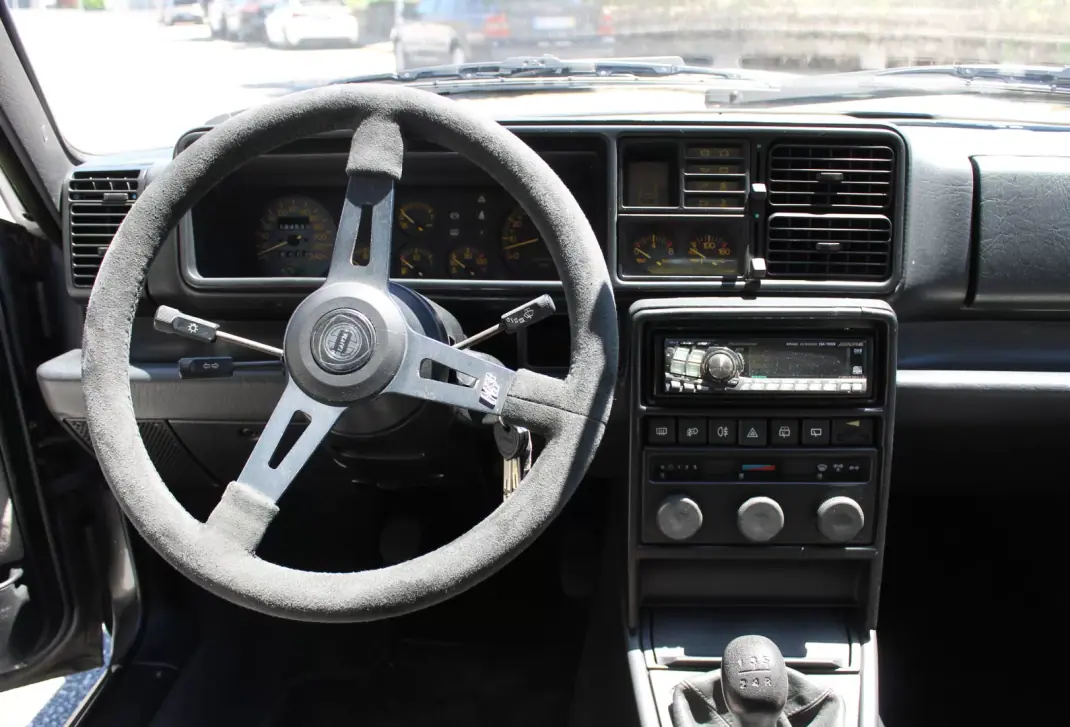 Lancia Delta 1988 - 15500 EUR, 194000 km - 194000km - foto 20 de 35