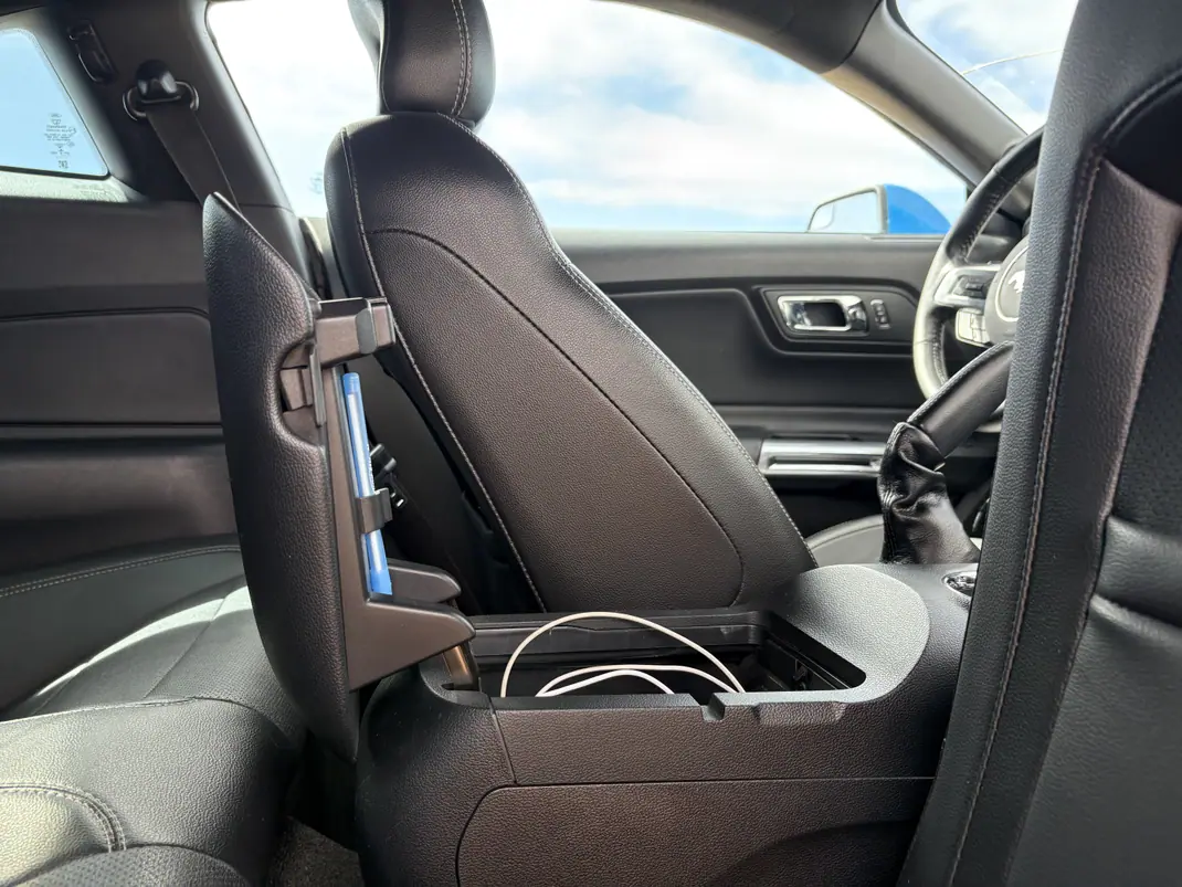 Ford Mustang 2017 - 32900 EUR, 97000 km - 97000km - foto 11 de 12