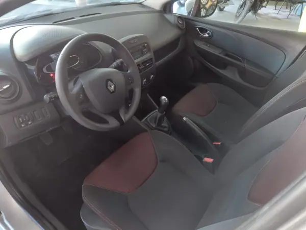 Renault Clio 2014 - 9490 EUR, 56000 km - 56000km - foto 8 de 20