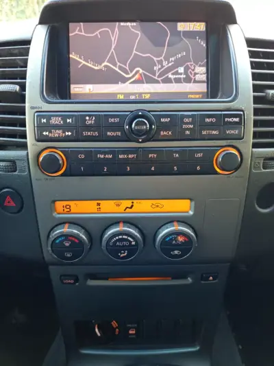 Nissan Navara 2009 - 18990 EUR, 321509 km - AUTO.MOTO.pt - 321509km - foto 10 de 13