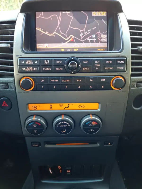 Nissan Navara 2009 - 18990 EUR, 321509 km - AUTO.MOTO.pt - 321509km - foto 10 de 13