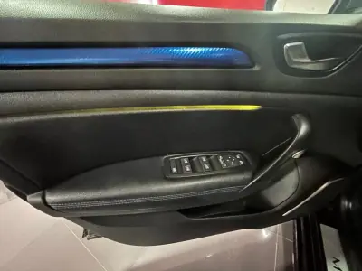 Renault Mégane 2017 - 13950 EUR, 151881 km - AUTO.MOTO.pt - 151881km - foto 8 de 20