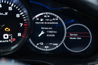 Porsche Panamera 2017 - 91950 EUR, 67458 km - AUTO.MOTO.pt - 67458km - foto 35 de 60
