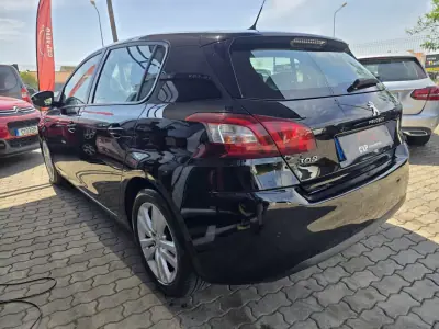 Peugeot 308 2017 - 10250 EUR, 114000 km - AUTO.MOTO.pt - 114000km - foto 4 de 17