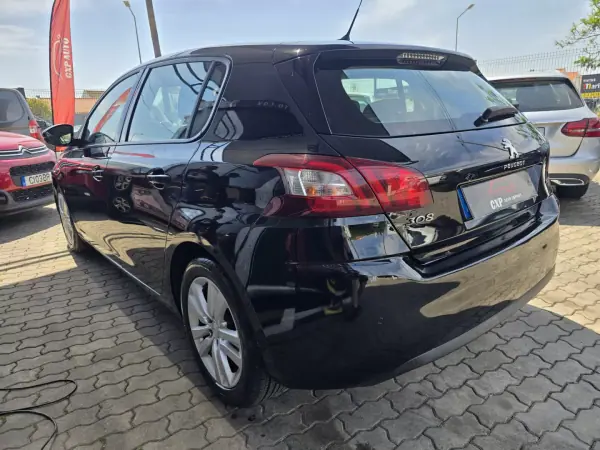 Peugeot 308 2017 - 10250 EUR, 114000 km - AUTO.MOTO.pt - 114000km - foto 4 de 17