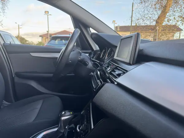 BMW 225xe Active Tourer 2018 - 18900 EUR, 68000 km - AUTO.MOTO.pt - 68000km - foto 42 de 52