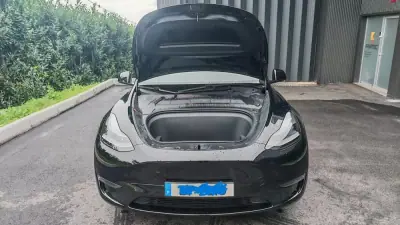 Tesla Model Y 2024 - 49950 EUR, 25000 km - AUTO.MOTO.pt - 25000km - foto 4 de 13