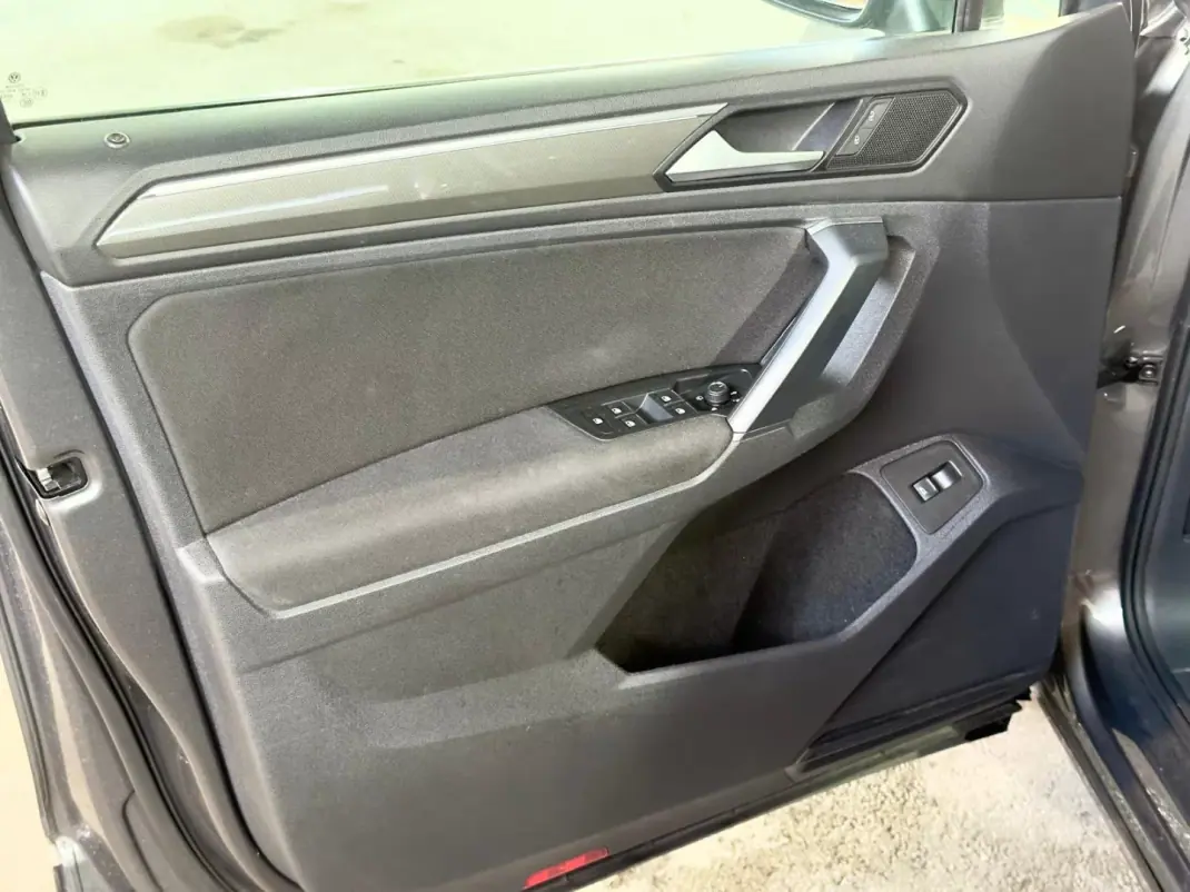 Volkswagen Tiguan 2020 - 29900 EUR, 176496 km - 176496km - foto 10 de 31