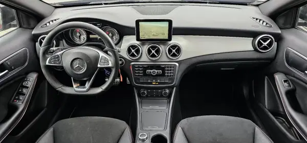 Mercedes-Benz GLA 180 2015 - 21500 EUR, 160000 km - AUTO.MOTO.pt - 160000km - foto 7 de 31