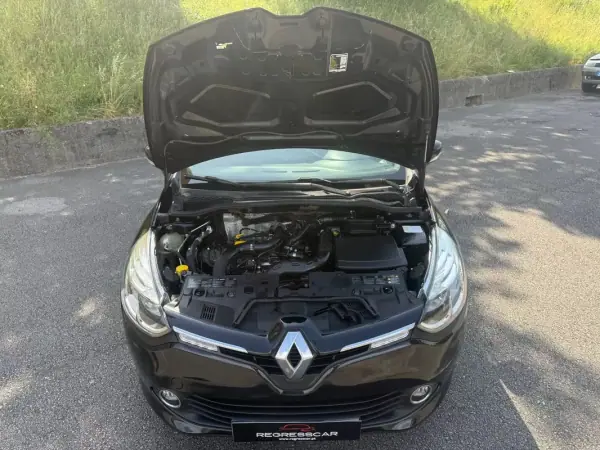 Renault Clio 2014 - 7650 EUR, 170000 km - AUTO.MOTO.pt - 170000km - foto 23 de 24