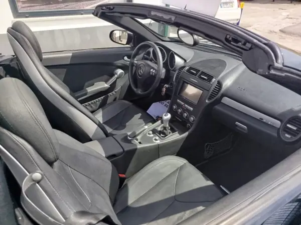Mercedes-Benz SLK 200 2006 - 15750 EUR, 104655 km - AUTO.MOTO.pt - 104655km - foto 11 de 20