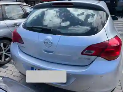 Opel Astra 2012 — foto 2 de 6
