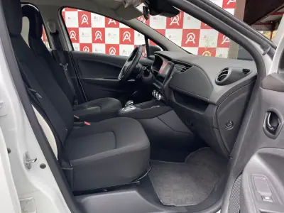 Renault Zoe 2020 - 14990 EUR, 69000 km - AUTO.MOTO.pt - 69000km - foto 14 de 23