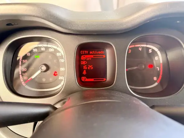 Fiat Panda 2024 - 13990 EUR, 17680 km - AUTO.MOTO.pt - 17680km - foto 16 de 19