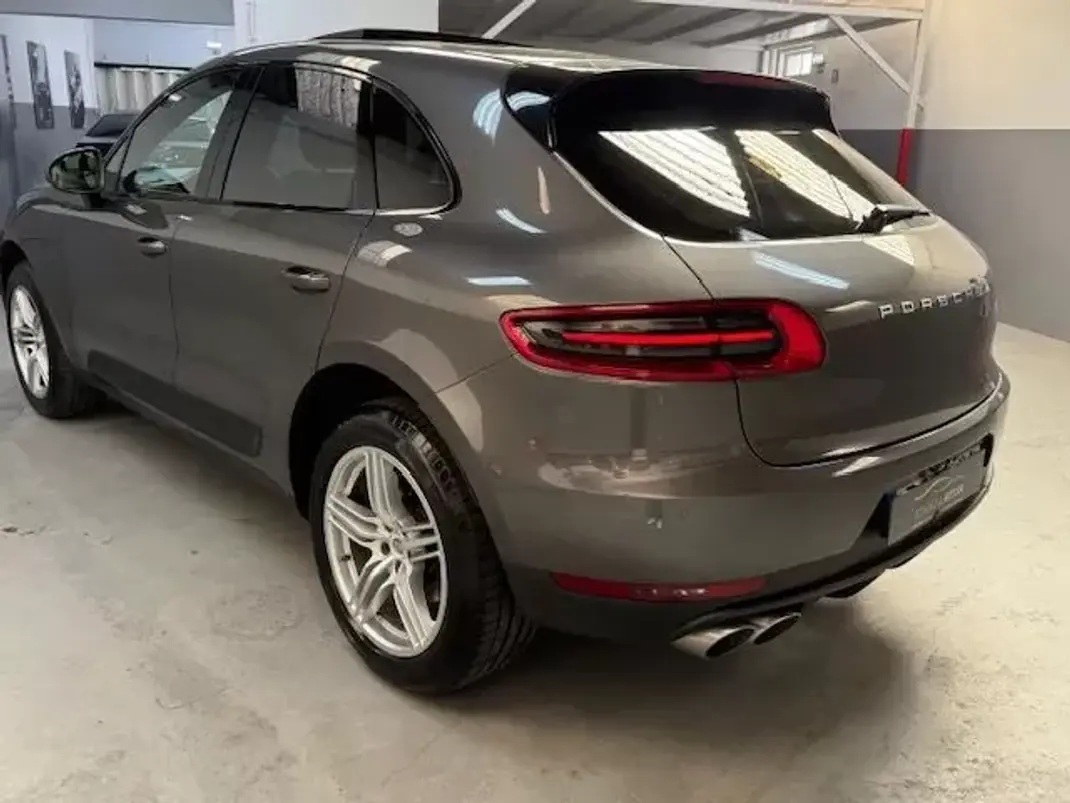 Porsche Macan 2015 - 34750 EUR, 195000 km - AUTO.MOTO.pt - 195000km - foto 3 de 9