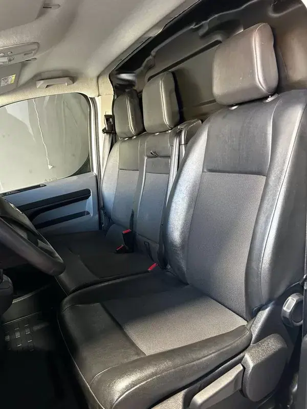 Opel Vivaro 2021 - 17000 EUR, 188500 km - AUTO.MOTO.pt - 188500km - foto 17 de 30