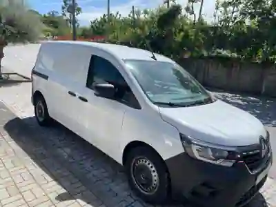 Renault Kangoo 2024 - 16990 EUR, 21000 km - AUTO.MOTO.pt - 21000km - foto 2 de 7