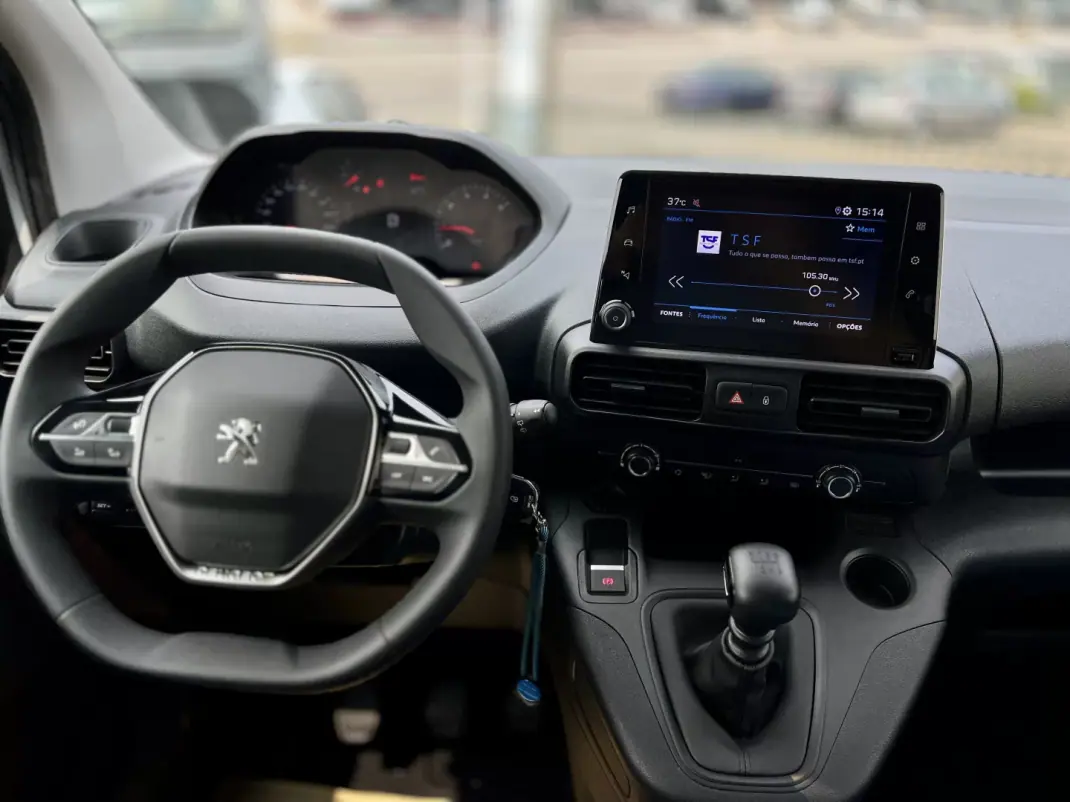 Peugeot Partner 1.5 BlueHdi L2 102Cv | CARPLAY | IVA DEDUTÍVEL 2023 - 16950 EUR, 47000 km - AUTO.MOTO.pt - 47000km - foto 14 de 21