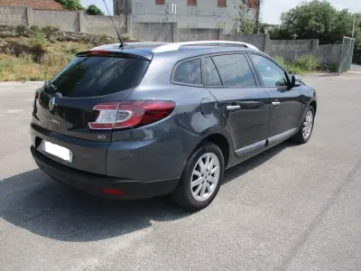 Renault Mégane Sport Tourer 2009 - 5900 EUR, 140000 km - AUTO.MOTO.pt - 140000km - foto 6 de 13