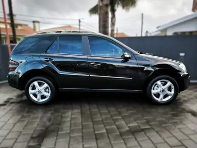Mercedes-Benz ML 320 2006 - 13950 EUR, 273000 km - AUTO.MOTO.pt - 273000km - foto 14 de 39