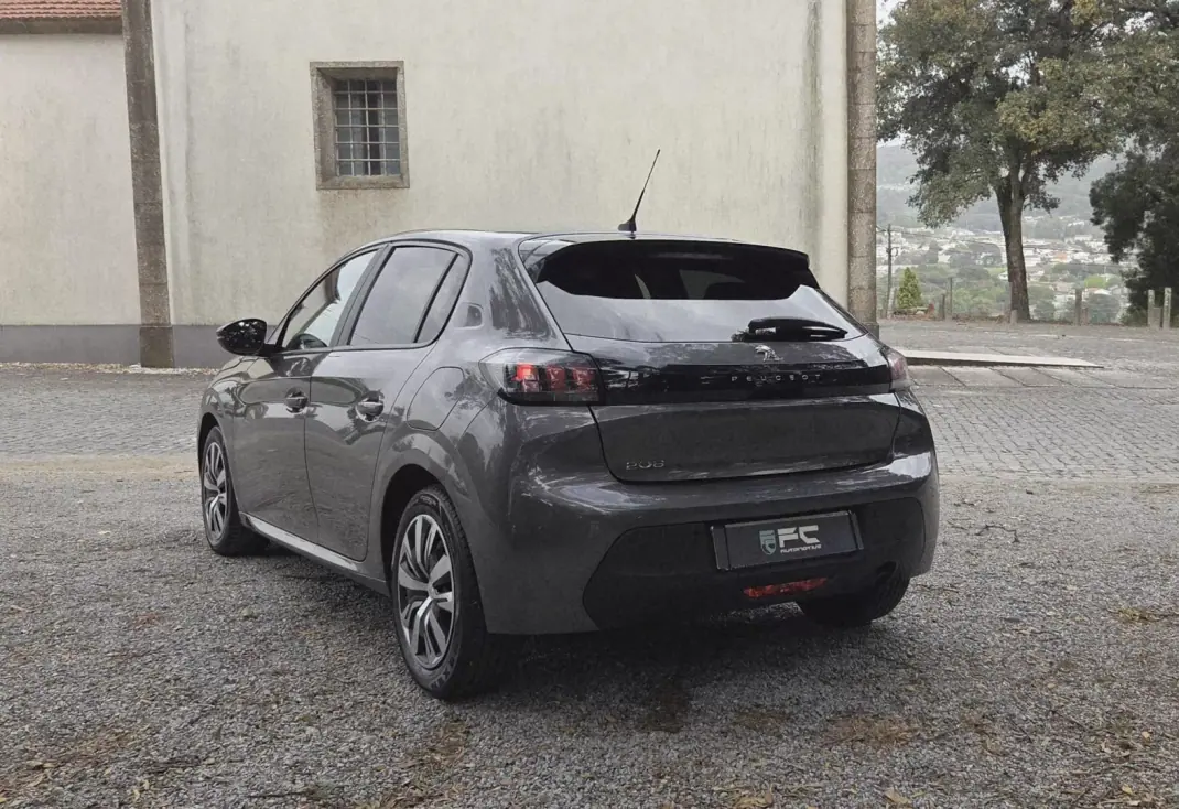 Peugeot 208 2023 - 13950 EUR, 78000 km - AUTO.MOTO.pt - 78000km - foto 7 de 16