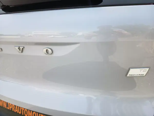 Volvo XC 40 2020 - 23990 EUR, 116700 km - AUTO.MOTO.pt - 116700km - foto 6 de 26
