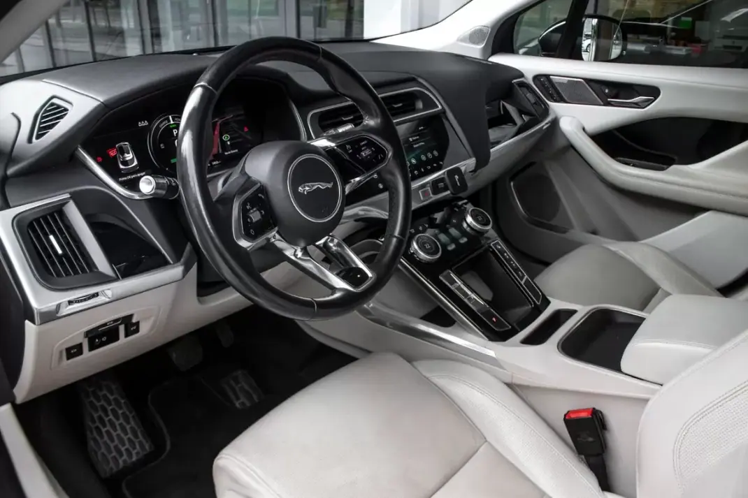 Jaguar I-Pace 2018 - 22990 EUR, 116299 km - AUTO.MOTO.pt - 116299km - foto 13 de 43