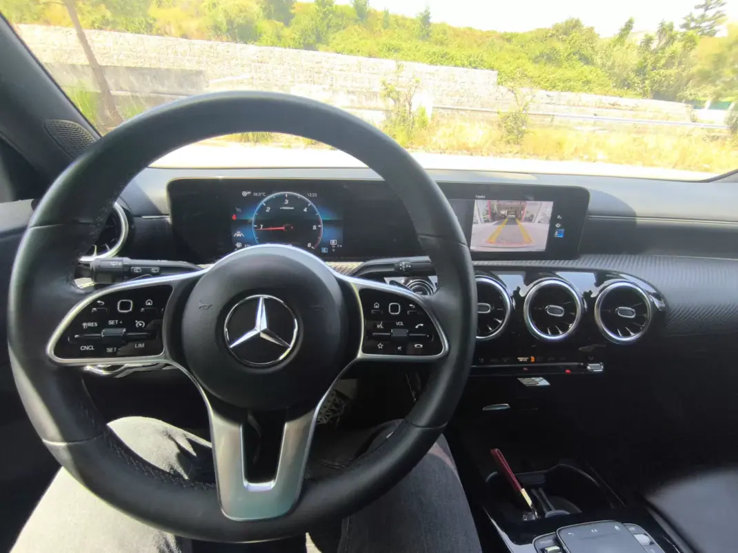 Mercedes-Benz A 180 2020 - 21450 EUR, 139000 km - AUTO.MOTO.pt - 139000km - foto 10 de 10