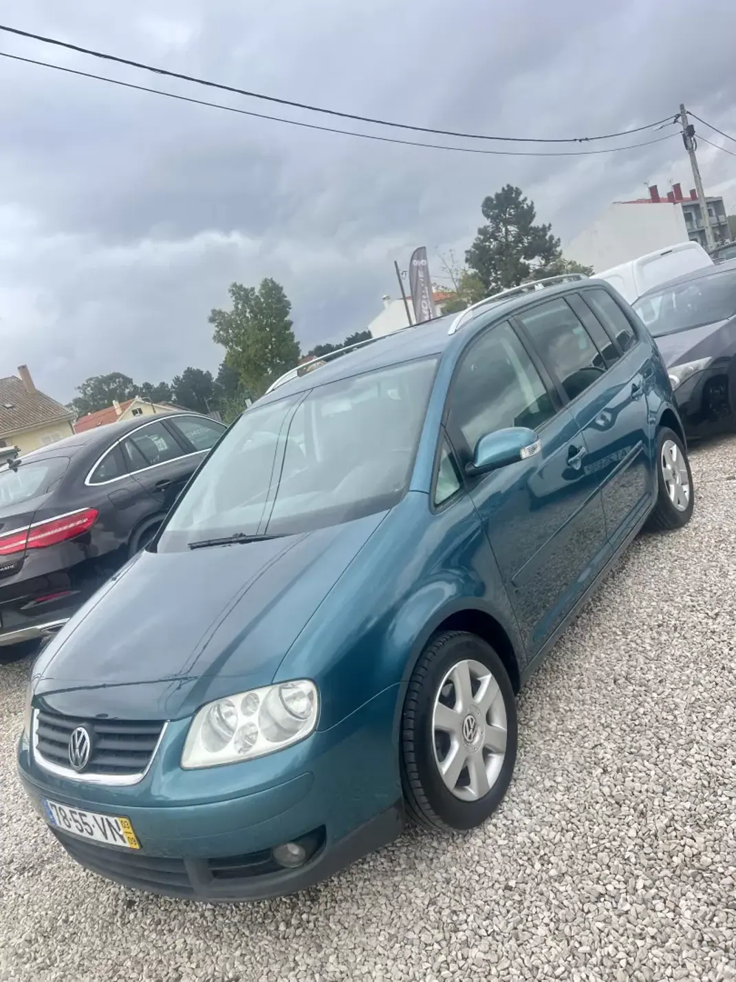 Volkswagen Touran 2003 - 3999 EUR, 246000 km - AUTO.MOTO.pt - 246000km - foto 1 de 3