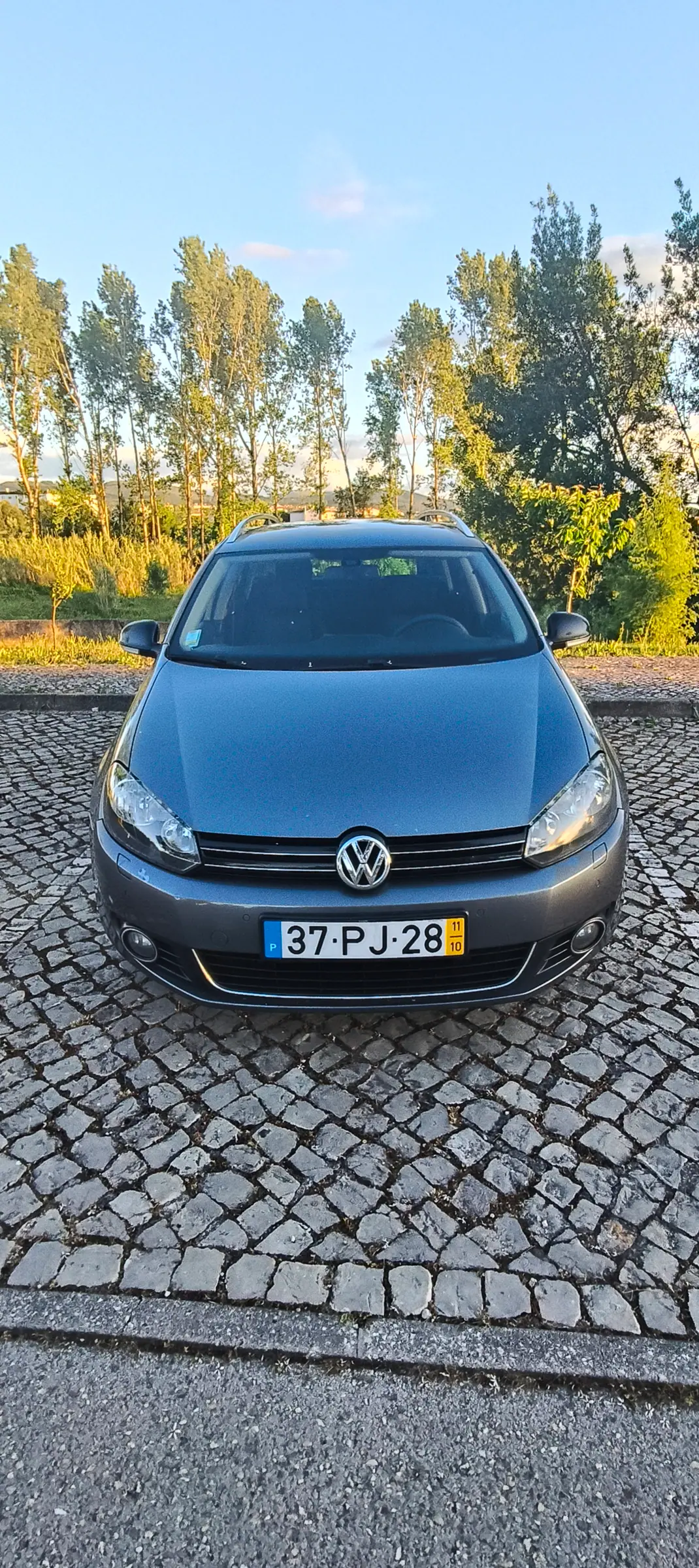 Volkswagen Golf Variant 2011 - 8000 EUR, 237000 km - AUTO.MOTO.pt - 237000km - foto 1 de 15
